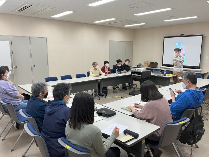 写真 スマホ教室の様子
