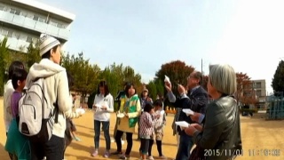 新地松寿会で紙飛行機教室を実施